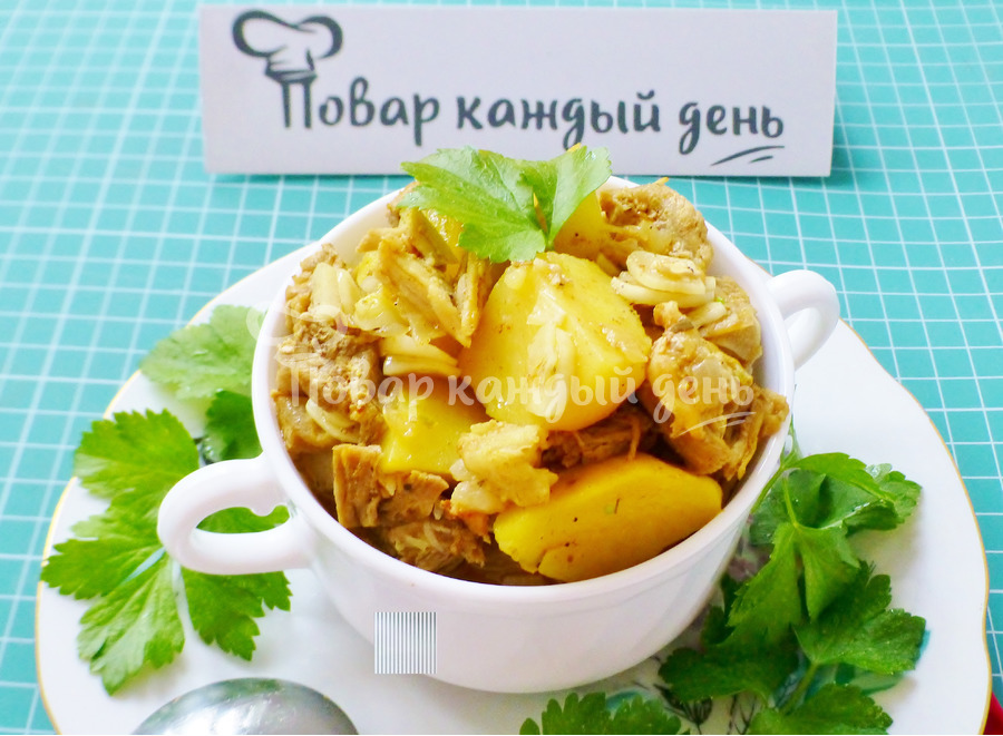 Тушеная картошка с мясом в кастрюле
