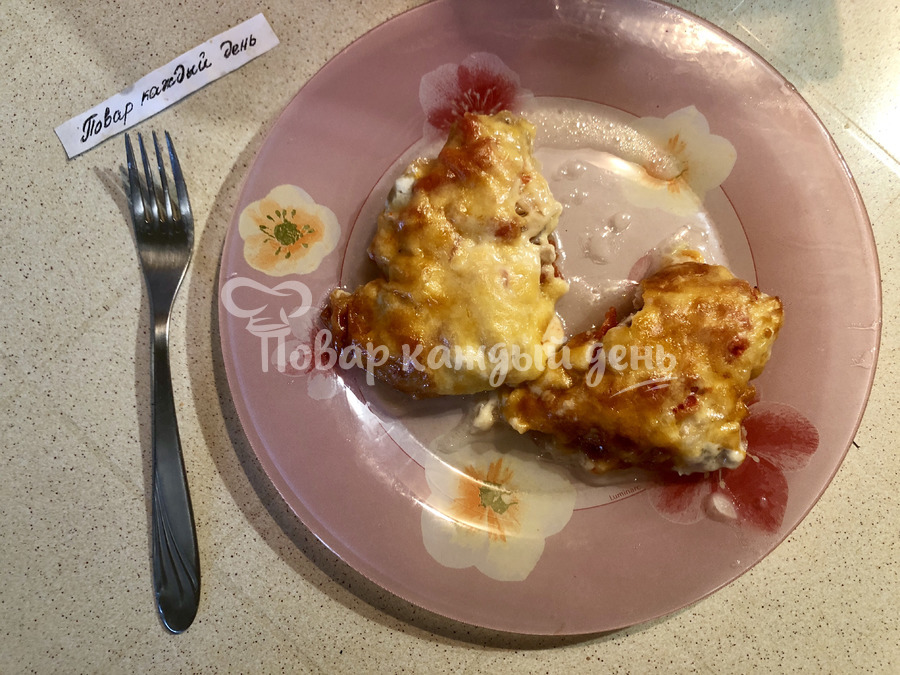 Мясо по французски в духовке из свинины с помидорами