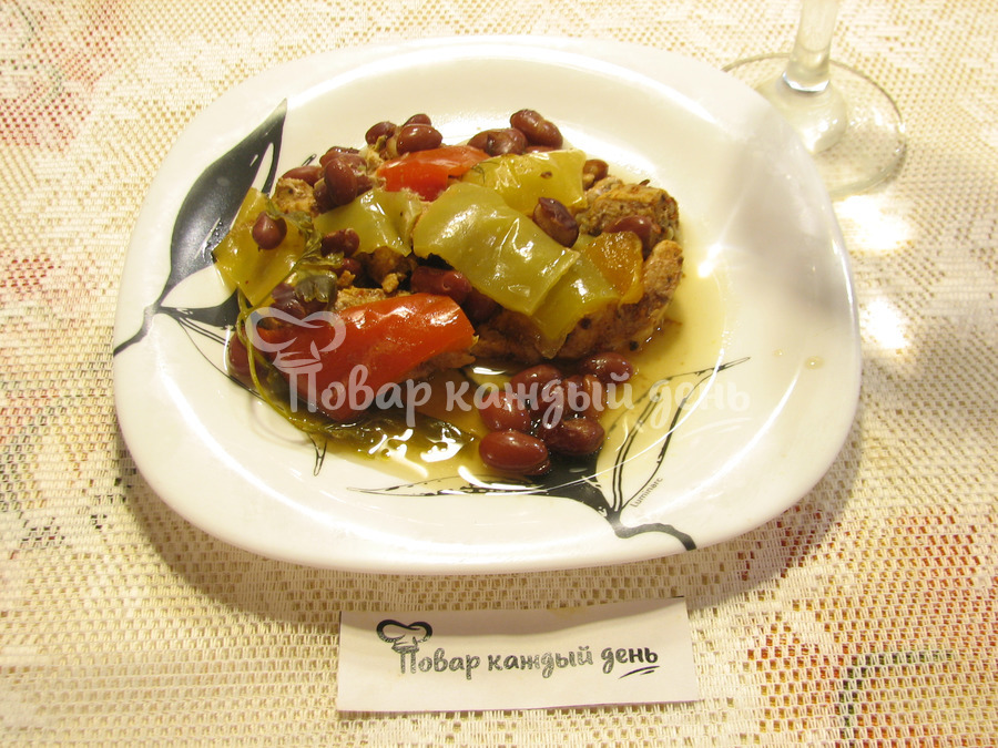 Острая курочка с фасолью по-мексикански
