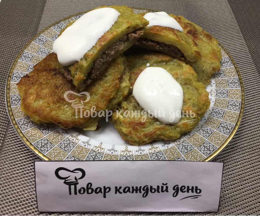 Картофельные драники «Деруны с мясом»
