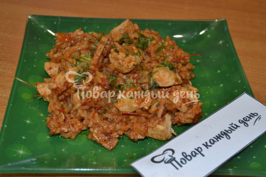 Джамбалайя с курицей и колбасой