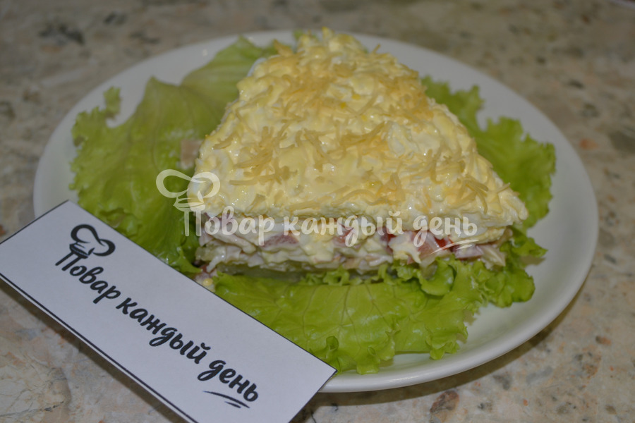 Салат с копчёной курицей