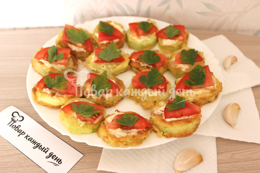 Жареные кабачки с чесноком