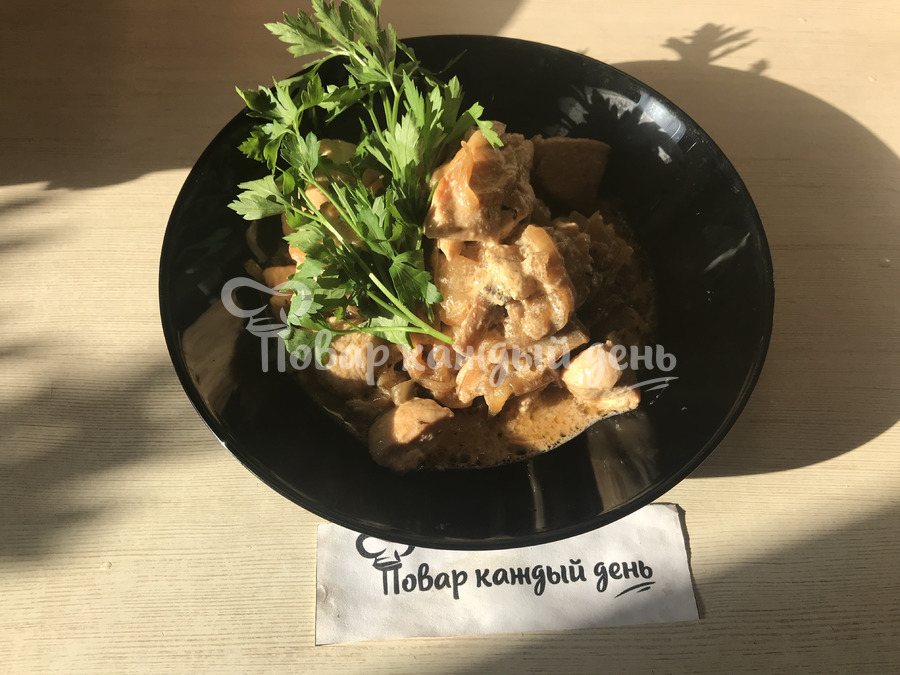 Куриное филе в сметане