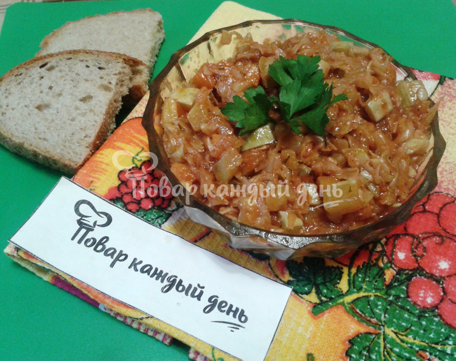 Тушеные кабачки с капустой