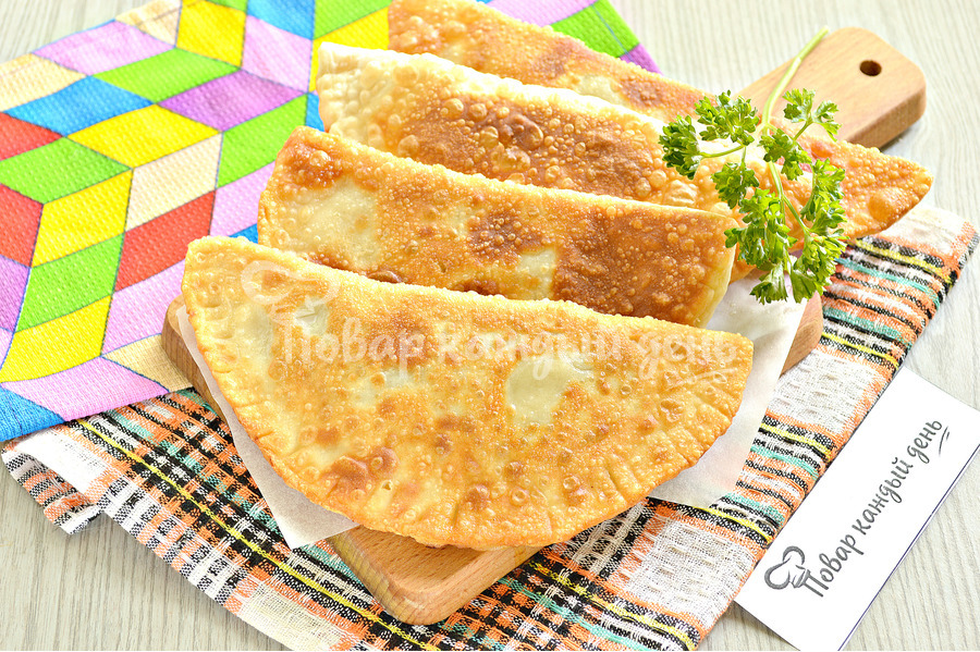 Чебуреки со свининой