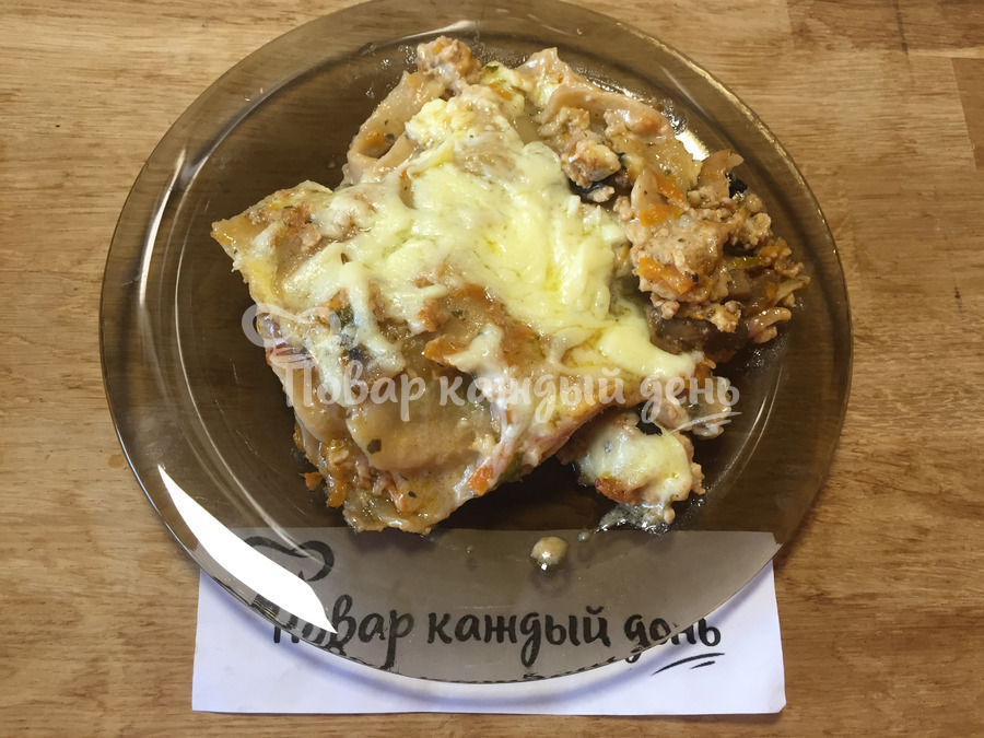 Лазанья с мясом и соусом бешамель