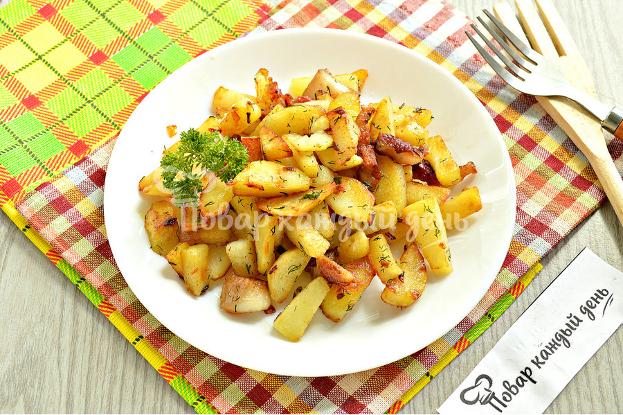 Картошка жаренная с салом