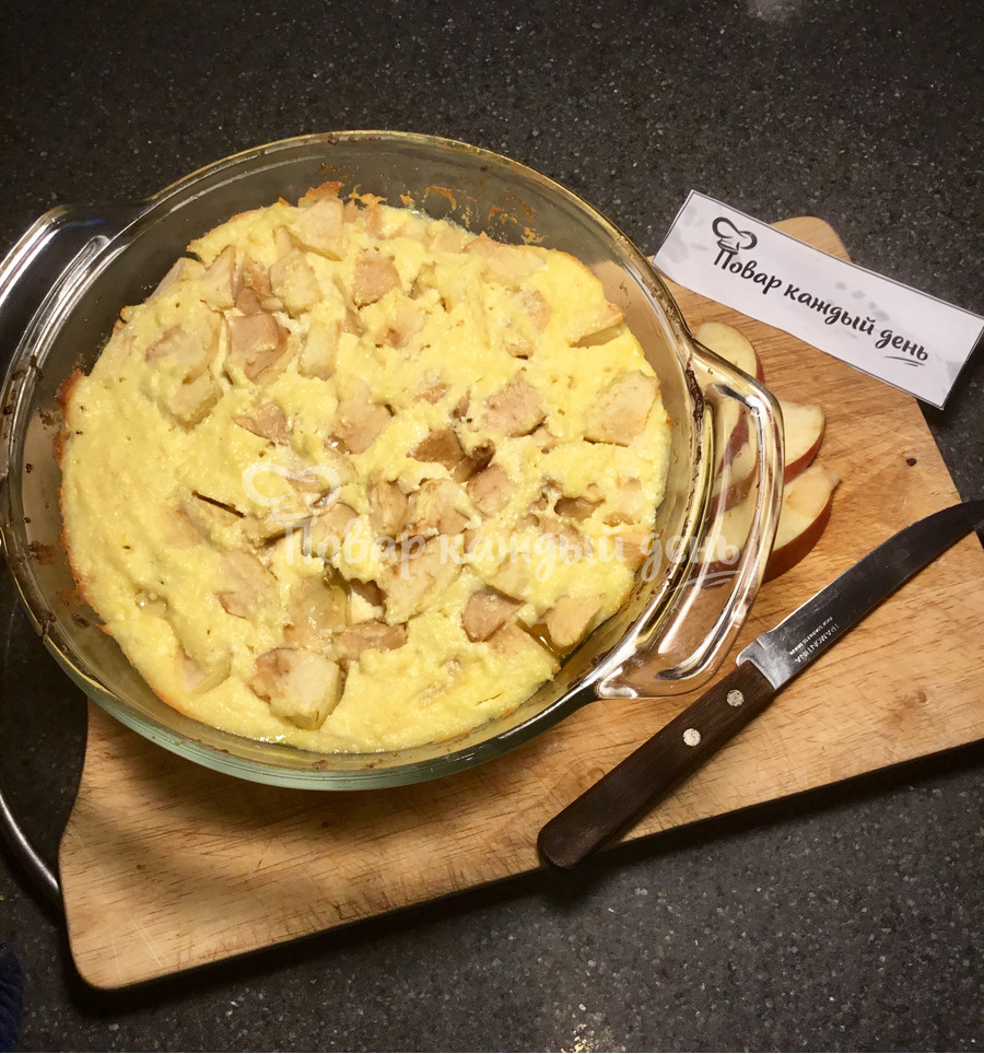 Манно-творожная запеканка с яблоками