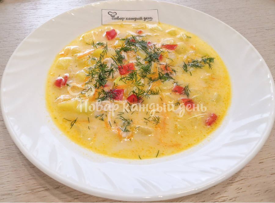 Сырный суп с курицей и кабачками