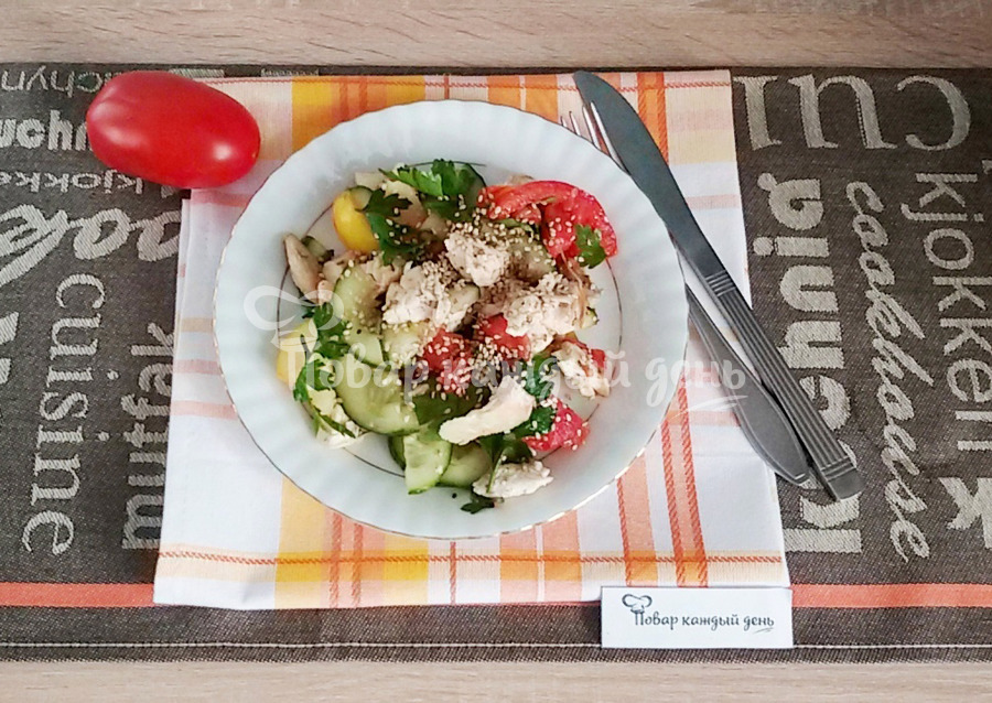 Салат из курочки и помидор с прованскими травами