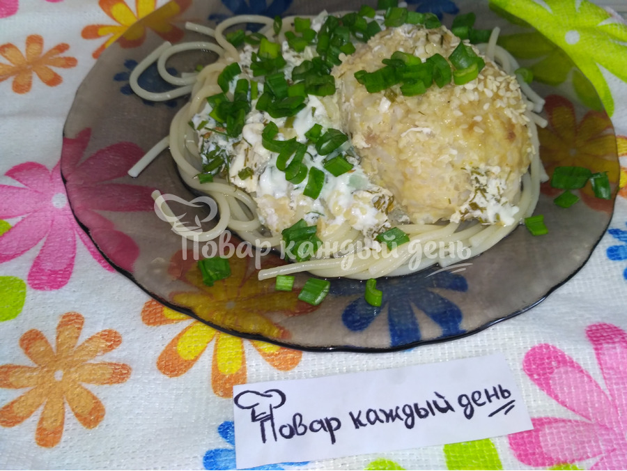 Ежики из фарша с рисом в нежном сметанном соусе