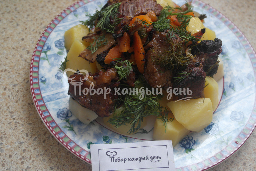Жаркое из говядины с картошкой