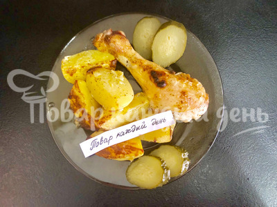 Куриные ножки в духовке с ароматной картошкой