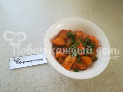 Азу по татарски с солеными огурцами