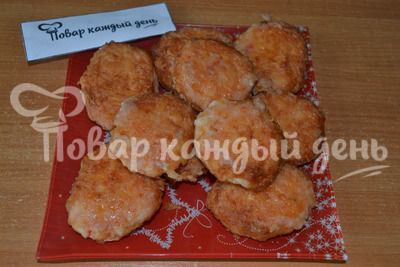 Котлеты из крабовых палочек с сыром