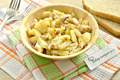 Жареная картошка с куриным филе