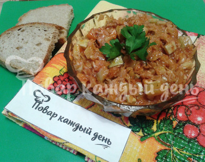 Тушеные кабачки с капустой