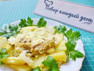 Курица с картошкой в духовке с майонезом и чесноком