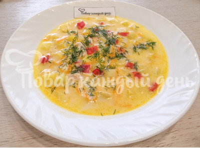 Сырный суп с курицей и кабачками