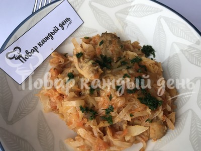Тушеная капуста с курицей